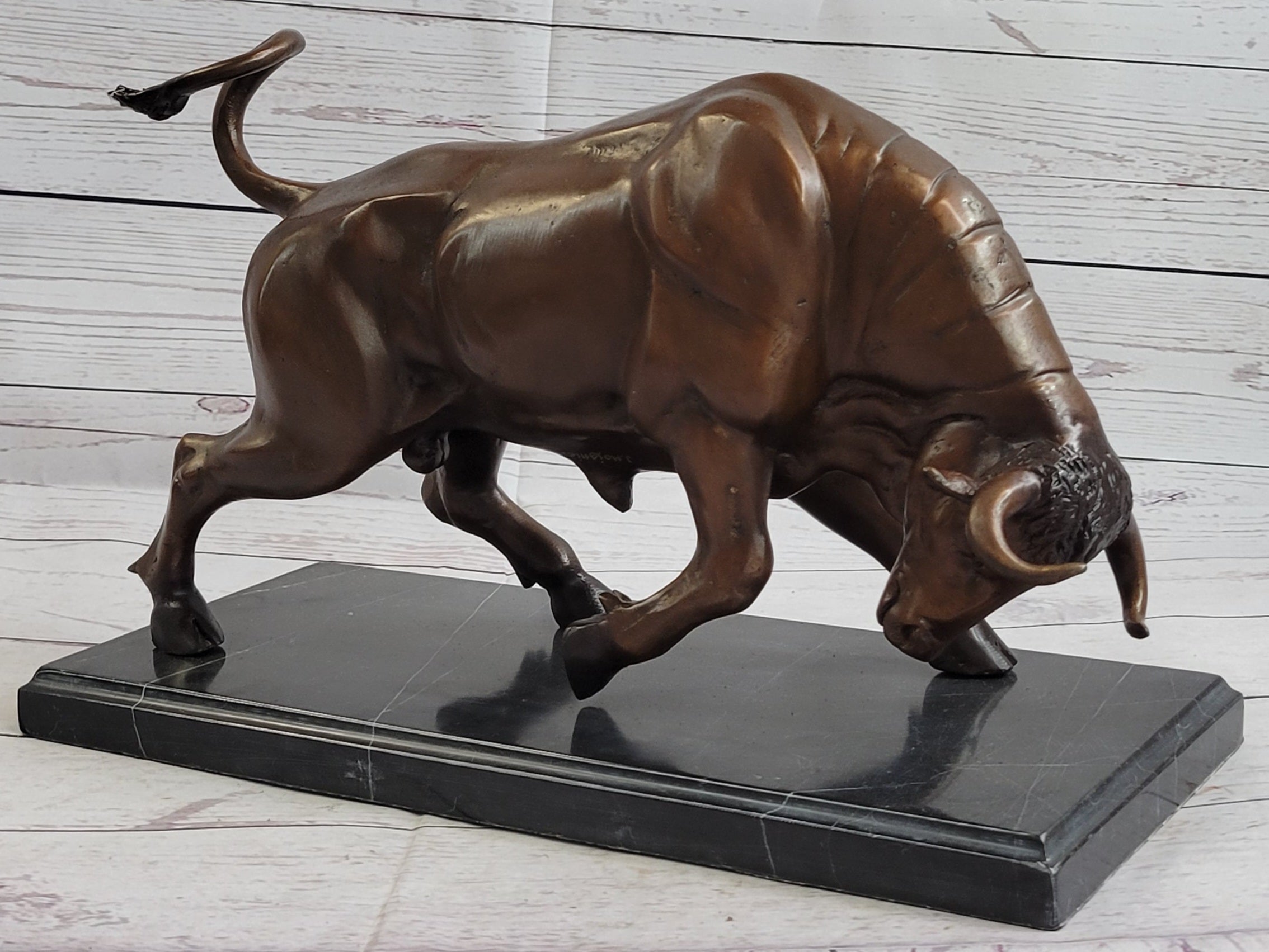 STOCK MARKET BULL BULLISG WALL STREET BRONZE SCULPTURE STATUE HOME OFFICE DECOR