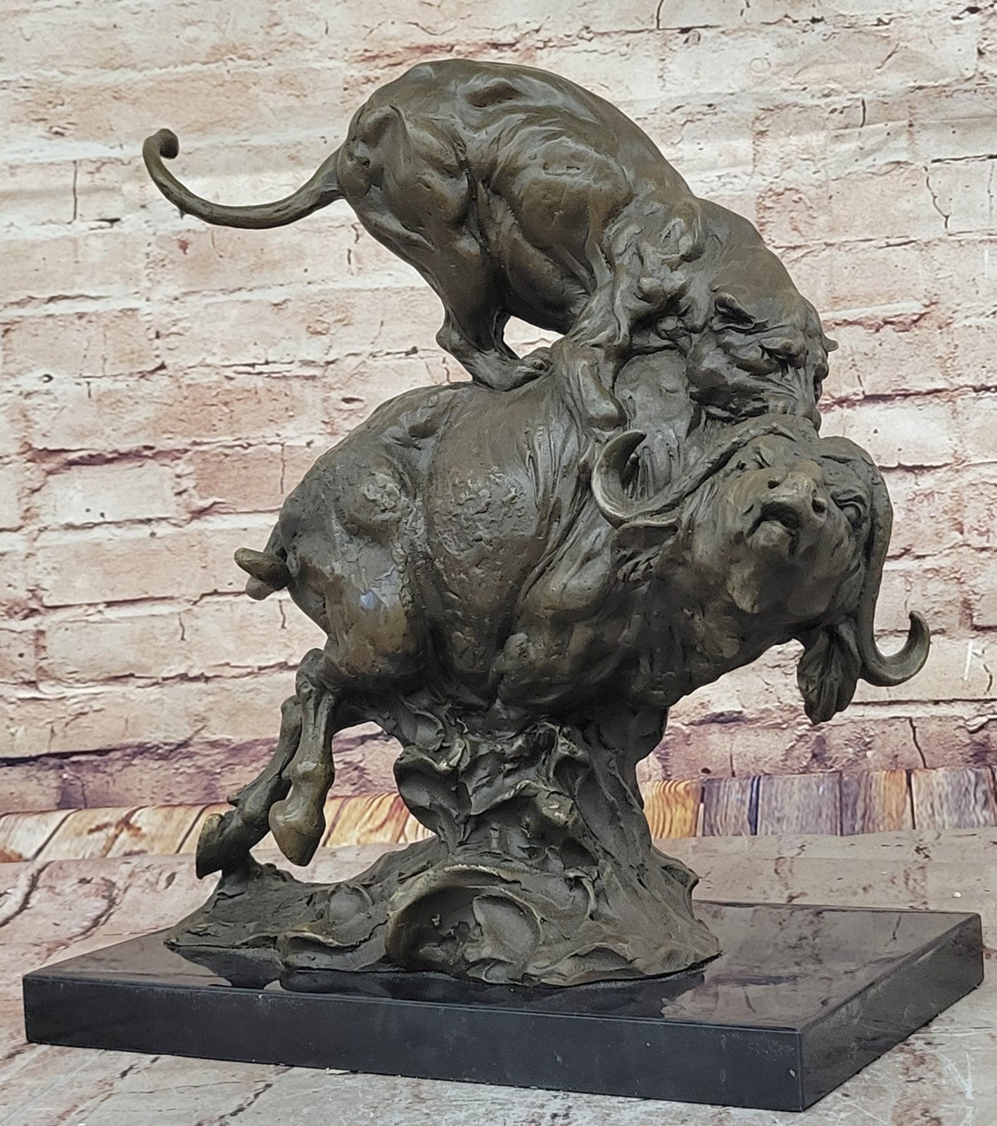 100% Bronze Animal Sculpture: Lioness Hunting Bull Signed Milo Wildlife Statue