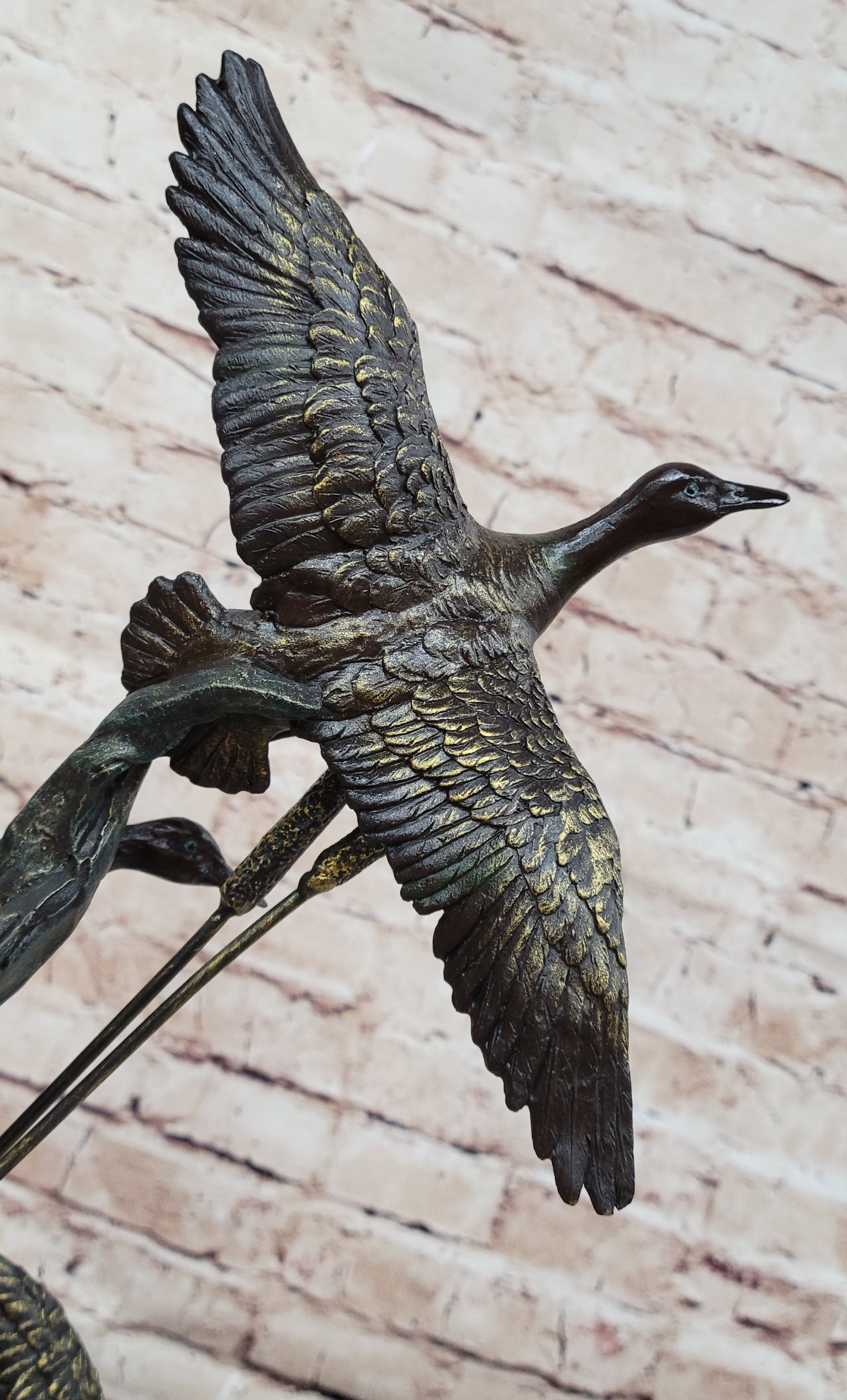 Handcrafted bronze sculpture SALE Hun Marble Art Cabin Wildlife Flight In Duck