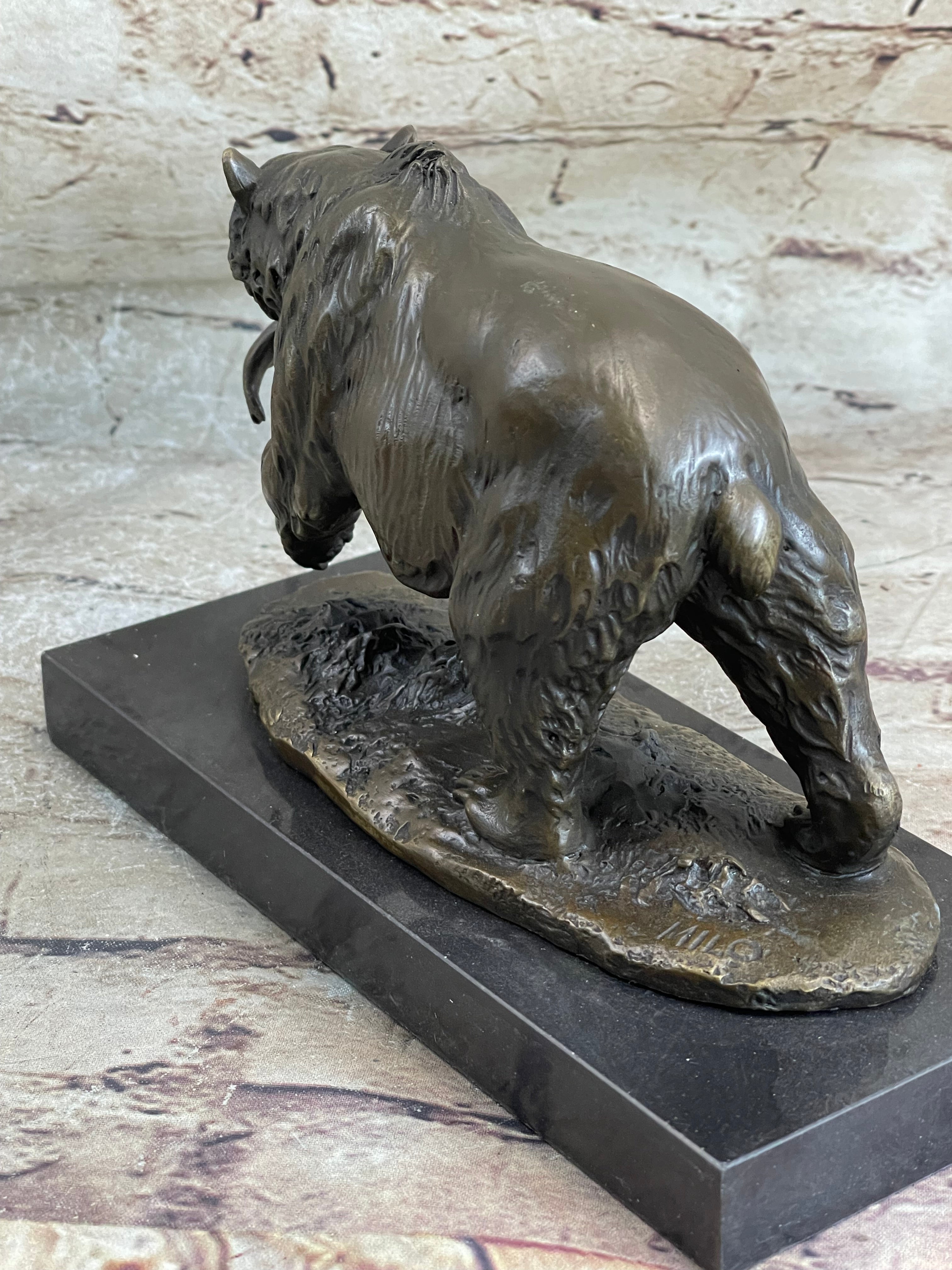 Bronze grizzly bear, fish, bronze sculpture, bronze figure, sculpture, figure