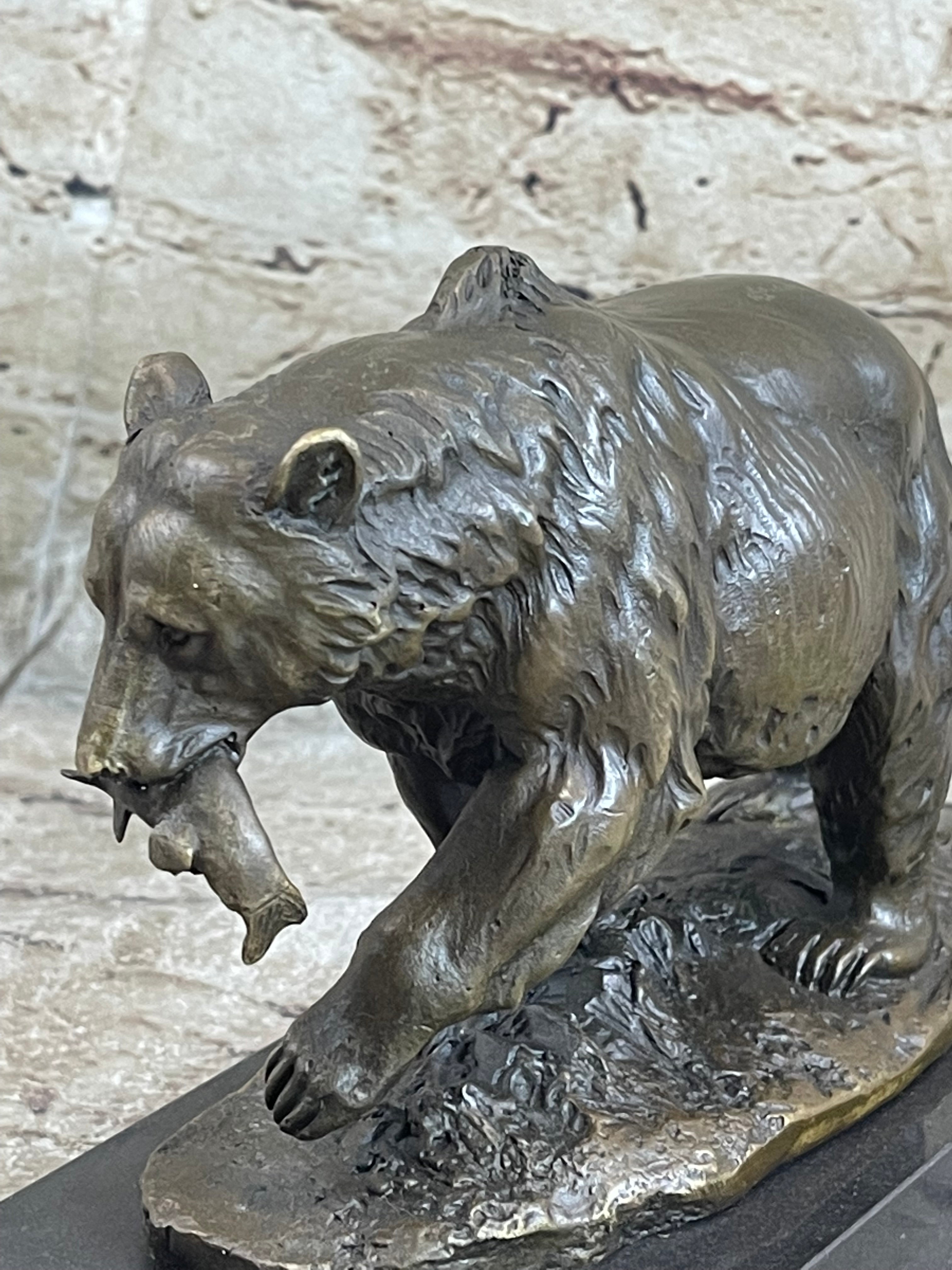 Bronze grizzly bear, fish, bronze sculpture, bronze figure, sculpture, figure