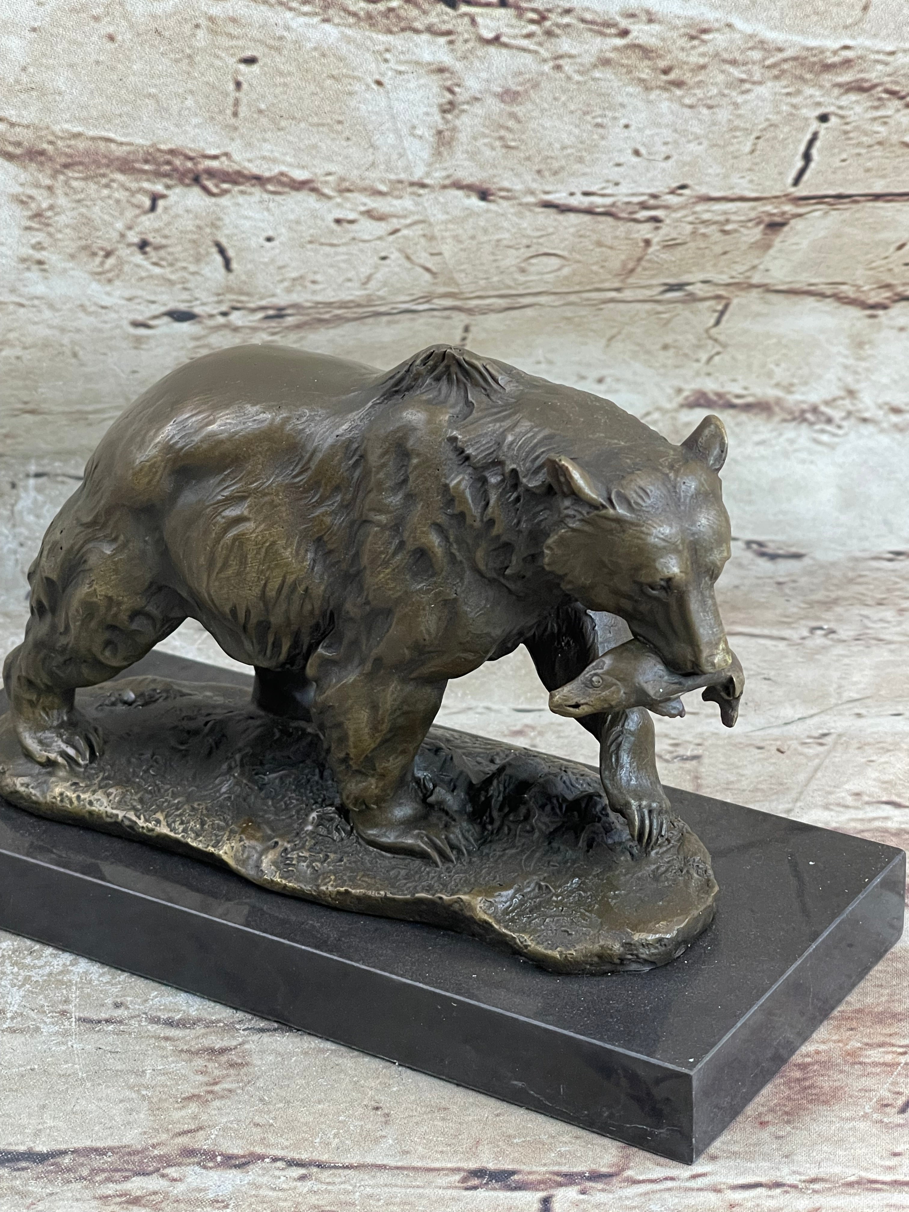 Bronze grizzly bear, fish, bronze sculpture, bronze figure, sculpture, figure