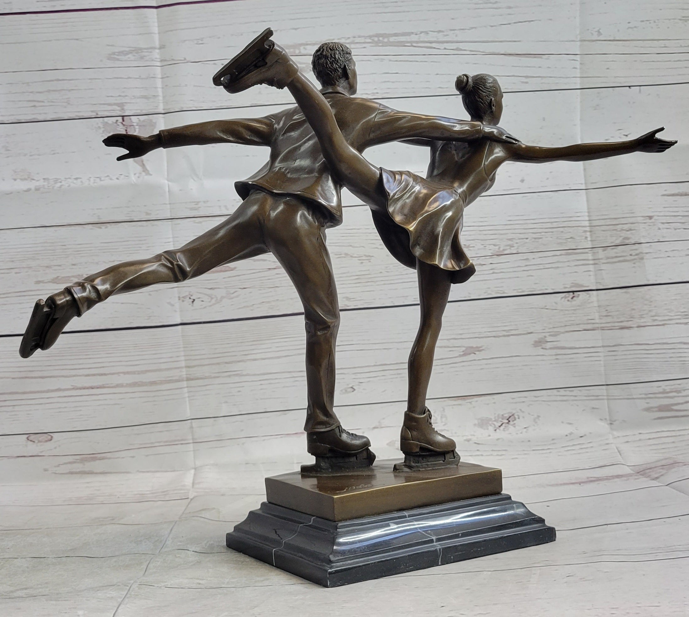 Bronze Sculpture Male and Female Skater Classic Sport Figurine Figure Sale