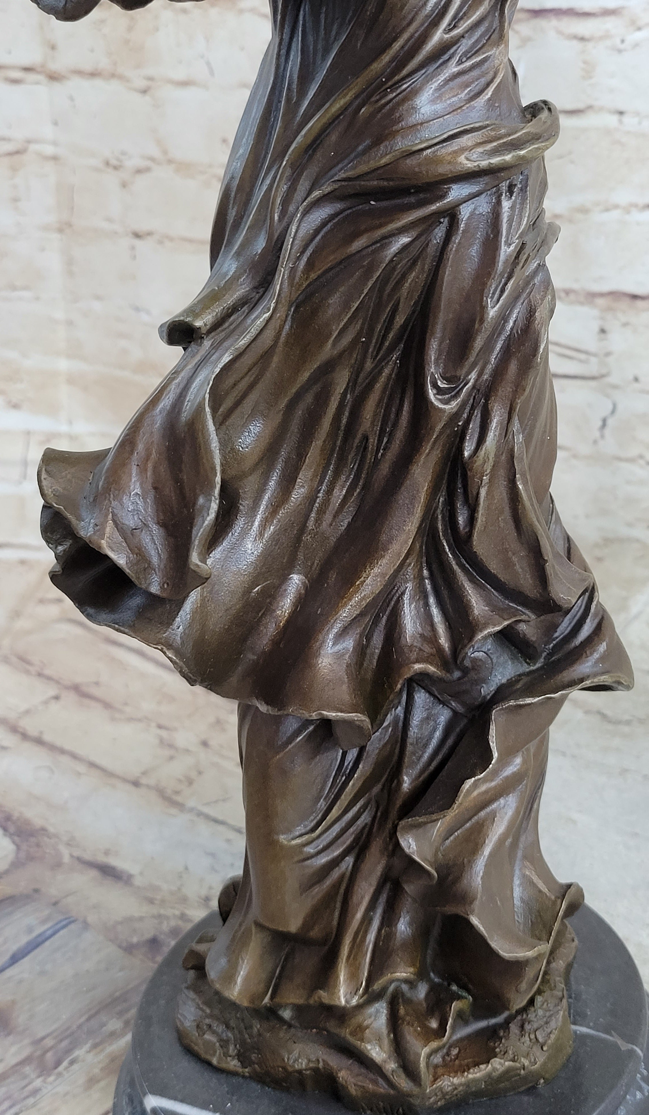 Hot Cast Hand Made by Lost Wax Method Nike Bronze Sculpture Statue Sale