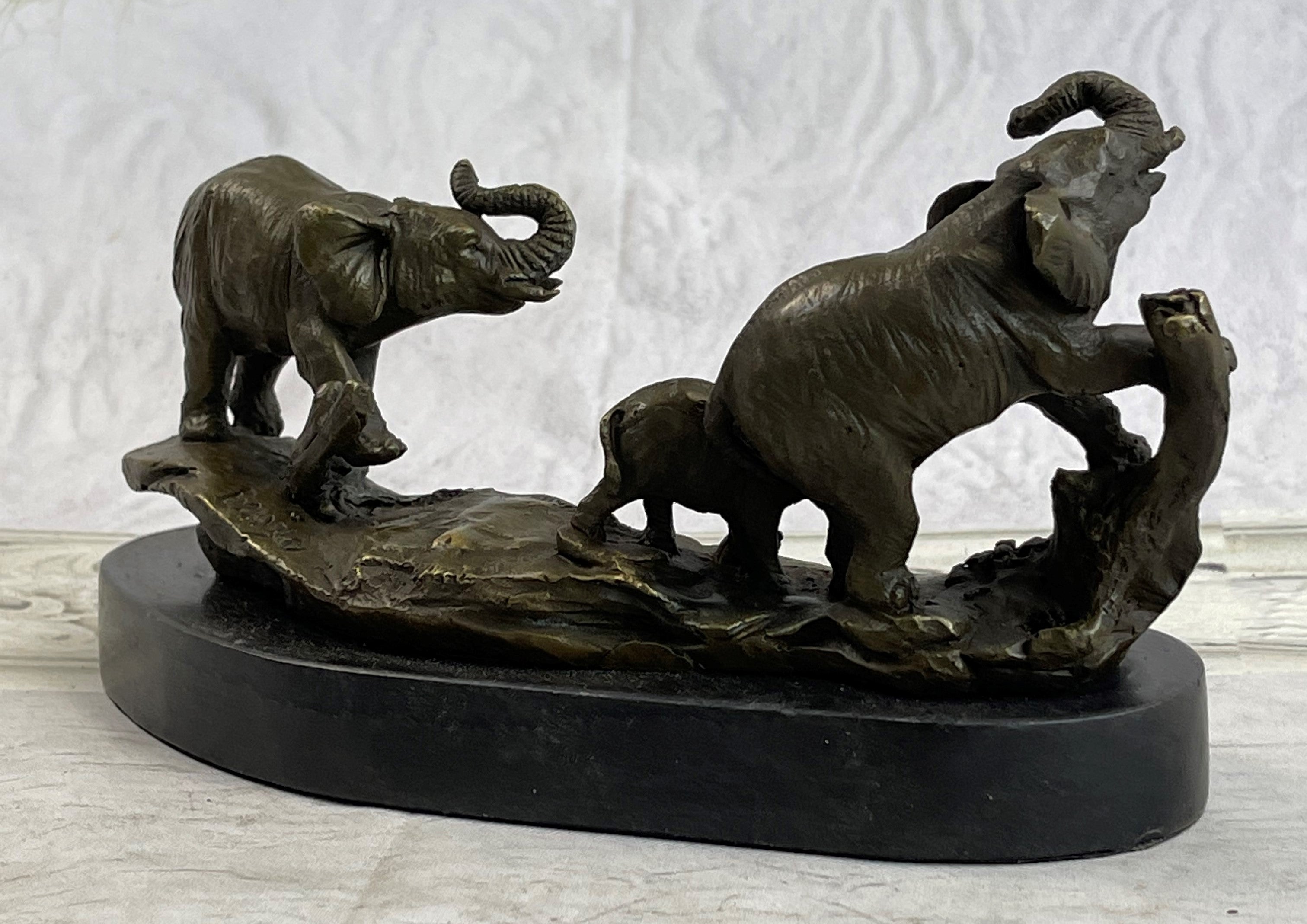 Handcrafted Solid Bronze sculpture Art Deco Walking Elephants Home Decoration Decor