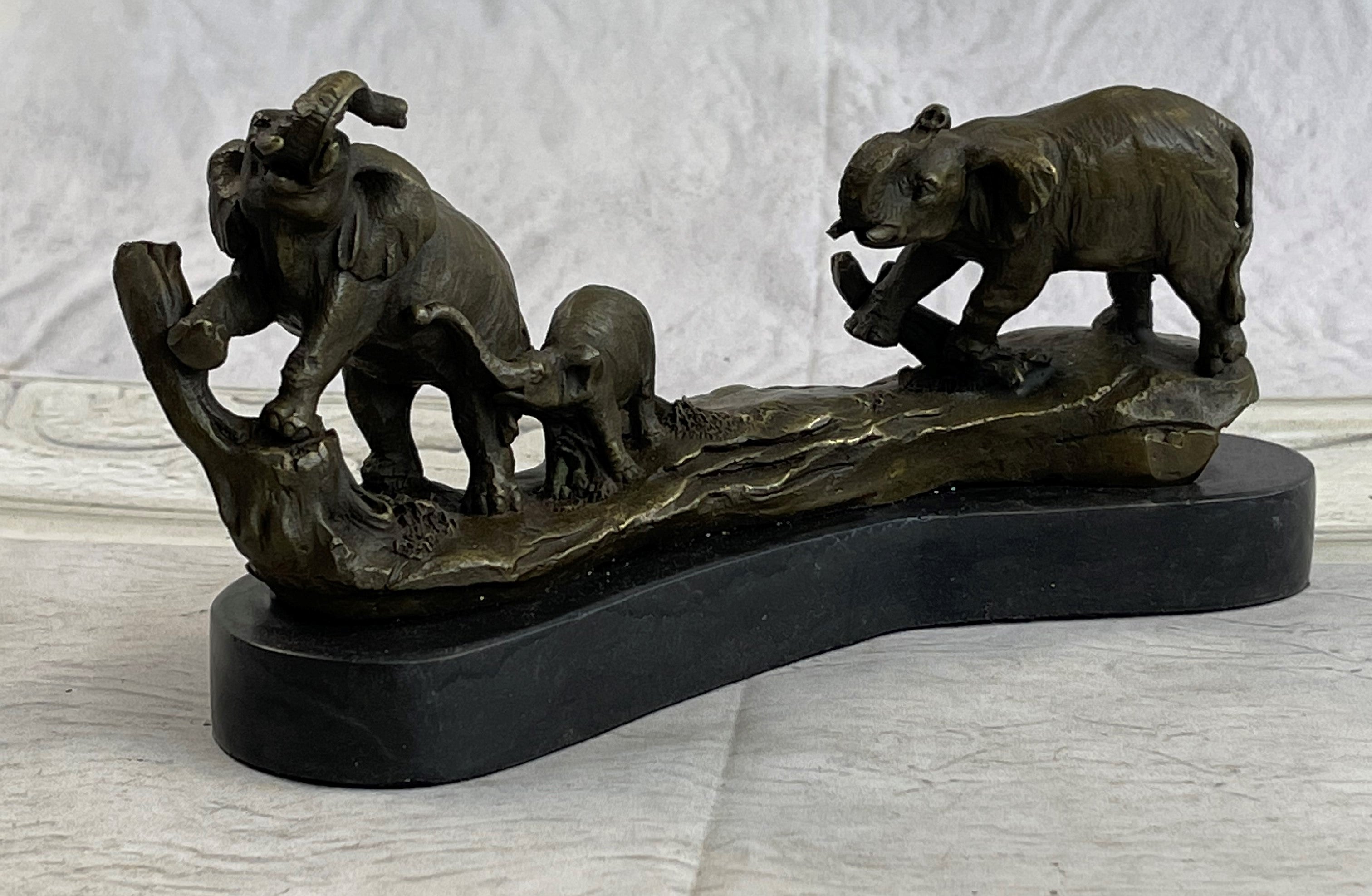 Handcrafted Solid Bronze sculpture Art Deco Walking Elephants Home Decoration Decor