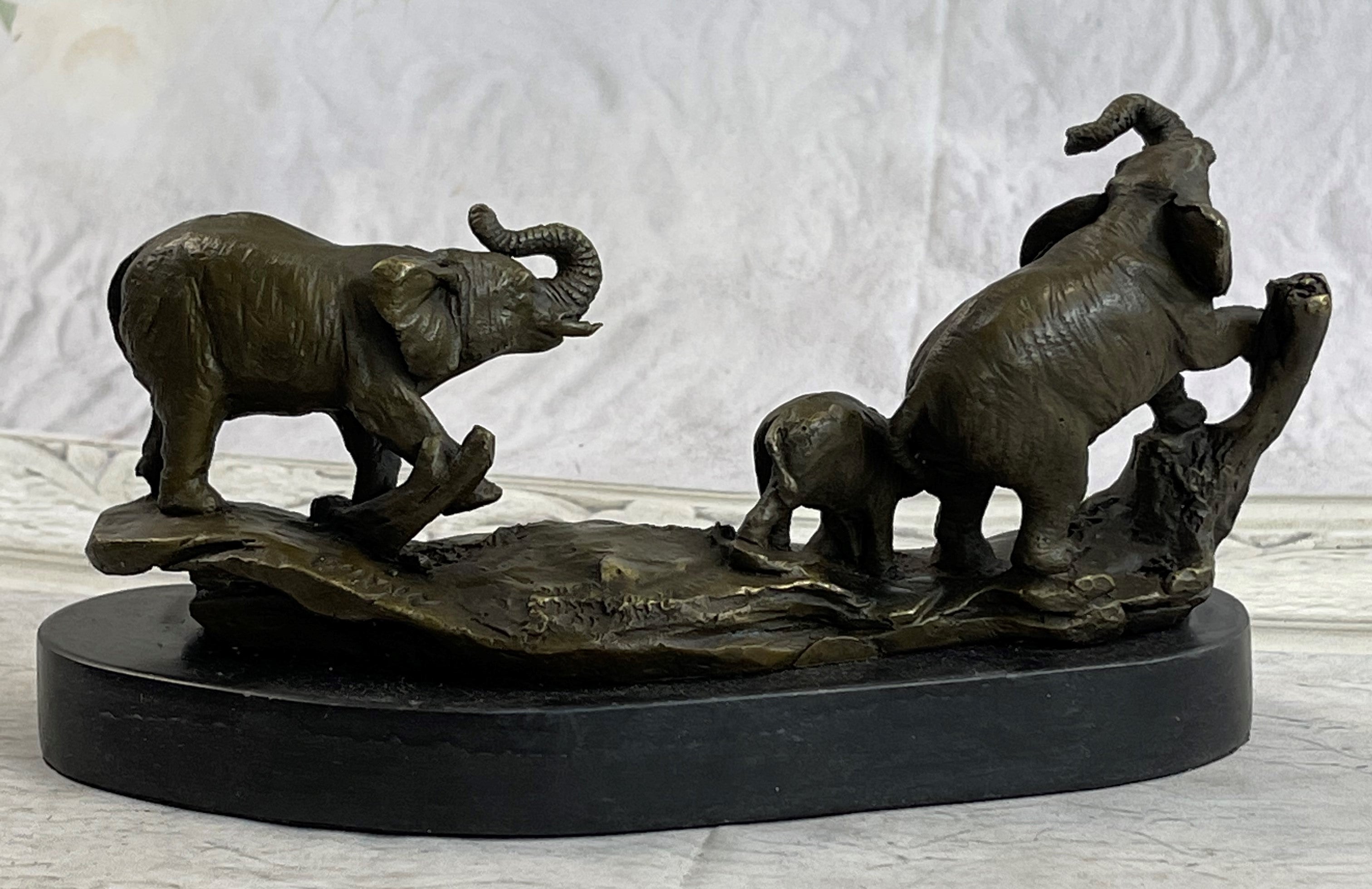 Handcrafted Solid Bronze sculpture Art Deco Walking Elephants Home Decoration Decor