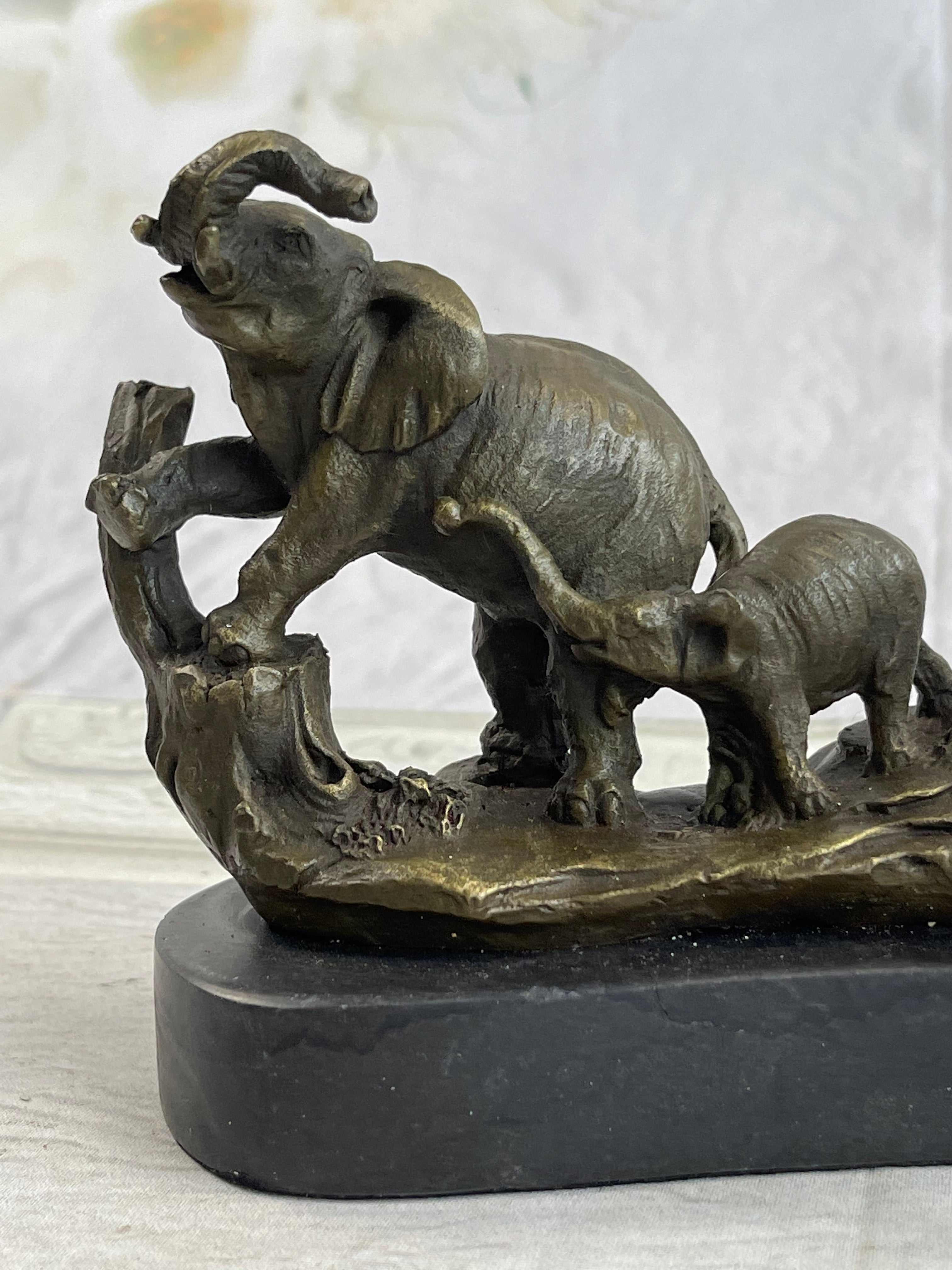 Handcrafted Solid Bronze sculpture Art Deco Walking Elephants Home Decoration Decor