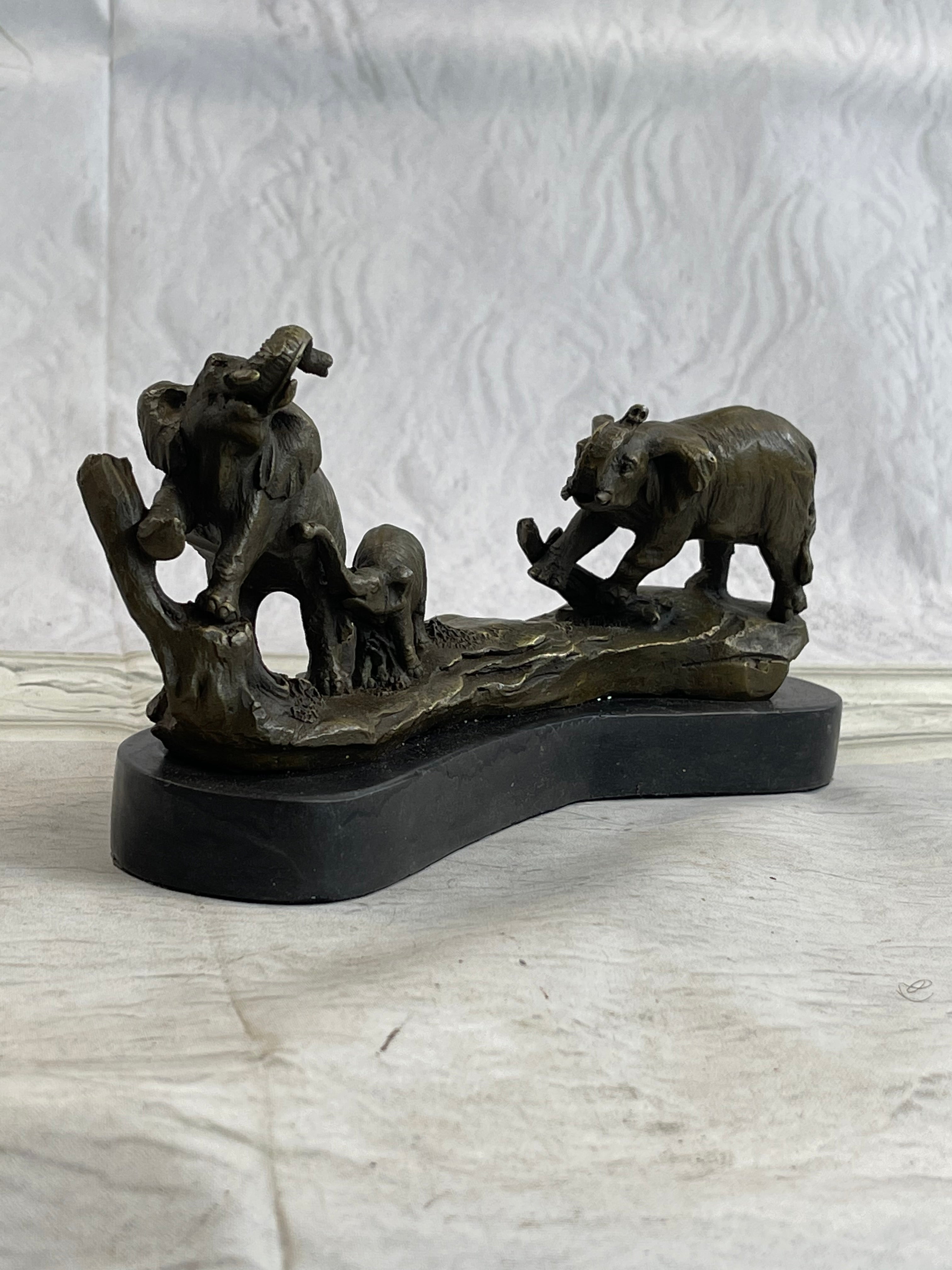 Handcrafted Solid Bronze sculpture Art Deco Walking Elephants Home Decoration Decor