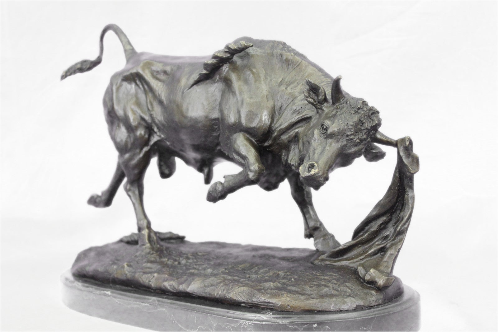 Bronze Sculpture Huge Stock Market Bull Fighting Home Office Decoration Sale