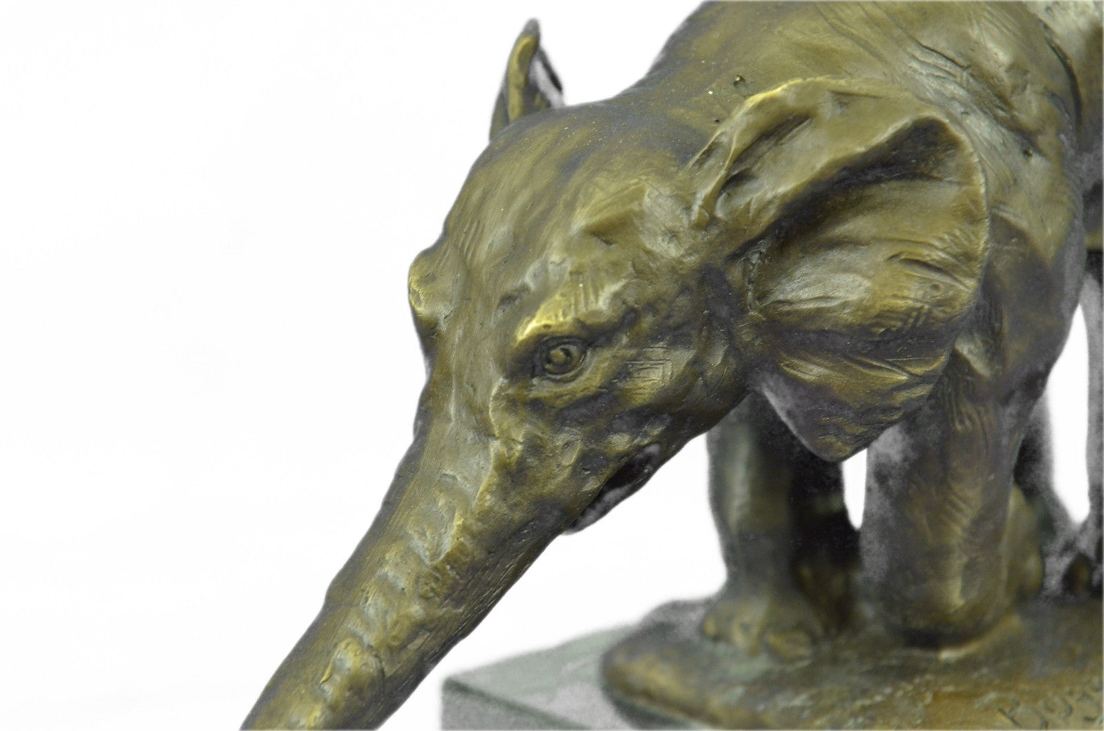 Hot Cast Lucky Elephant by Bugatti Bronze Sculpture Home Cabin Decoration