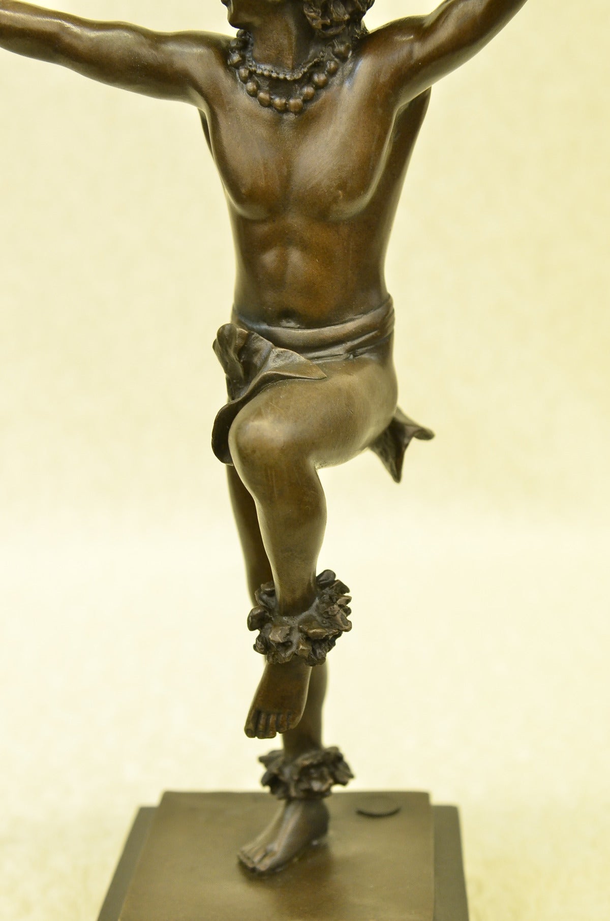 HAWAIIAN MAN W/W LEI DANCING Handcrafted Art Bronze Sculpture Statue Figurine T