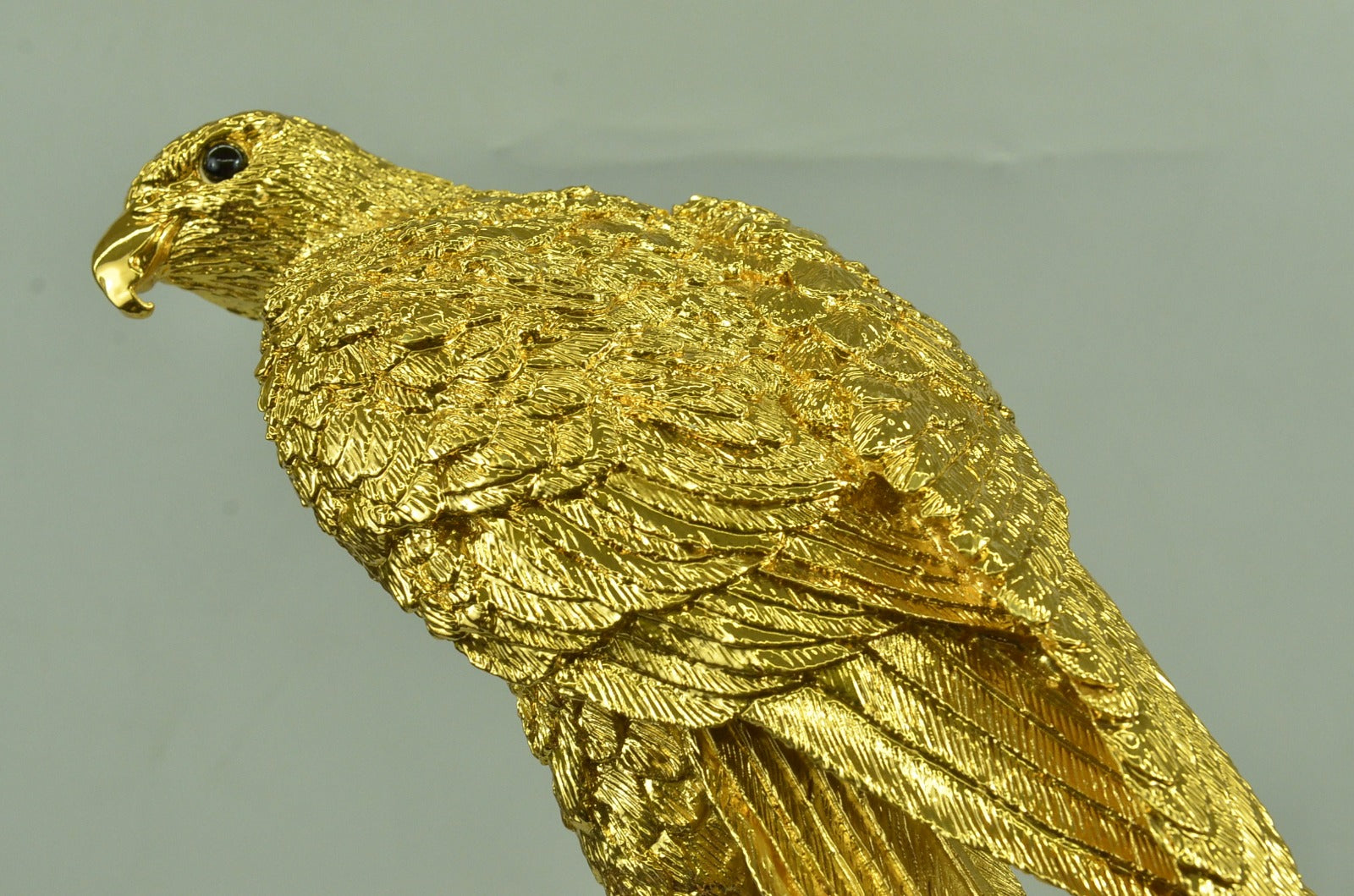 Brilliant Falcon Golden Bronze sculpture glove base, piece unique Sculpture Sale