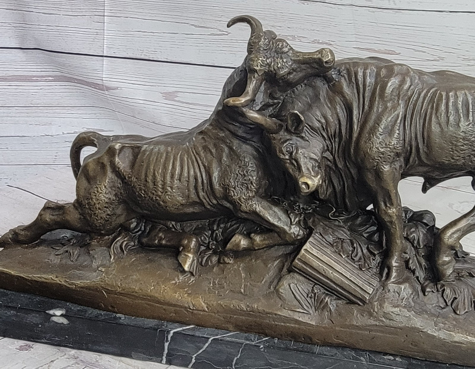 Hot Cast Bronze Figurine: Large Clesinger Fighting Bulls Sculpture, Artwork from Spain