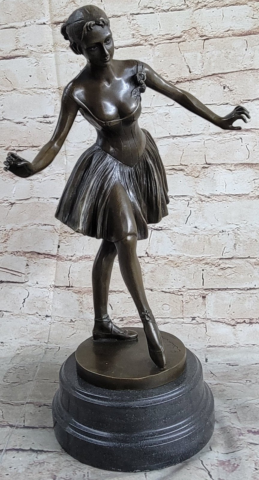 Statue en bronze style Art Déco danseuse au cerceau reproduction Colbert 39 cm