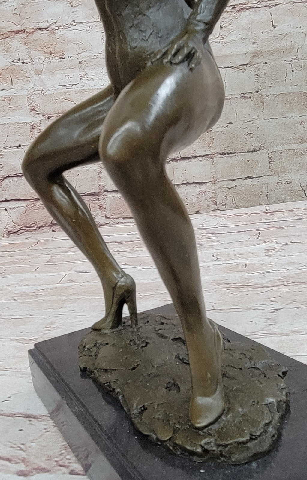 Nude Erotic Woman Walking a provocative Pose Bronze Belle Sculpture Statue