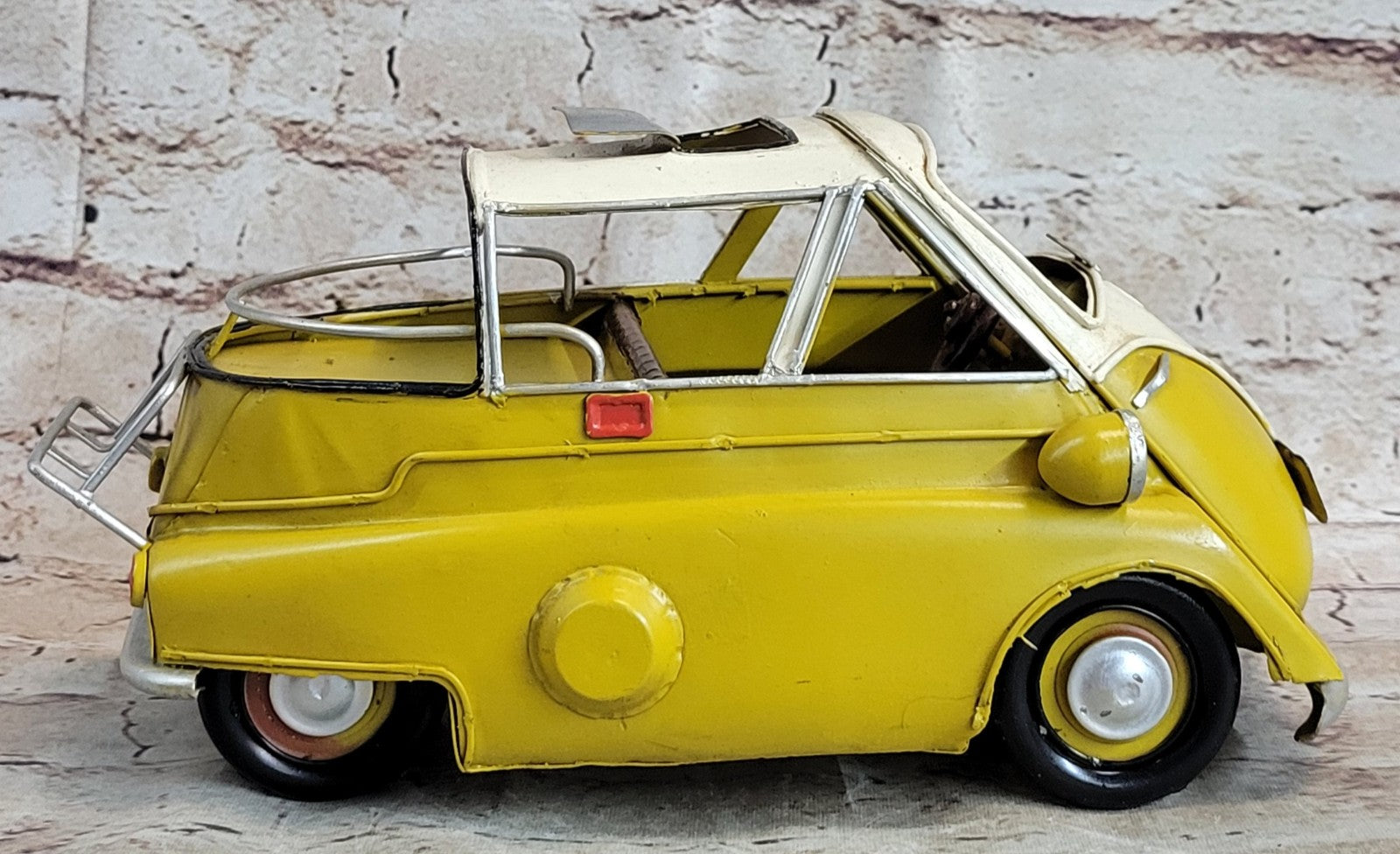 BMW Isetta 250  Caravan Revell 1/12 Scale Die Cast Model Replica Car Decor