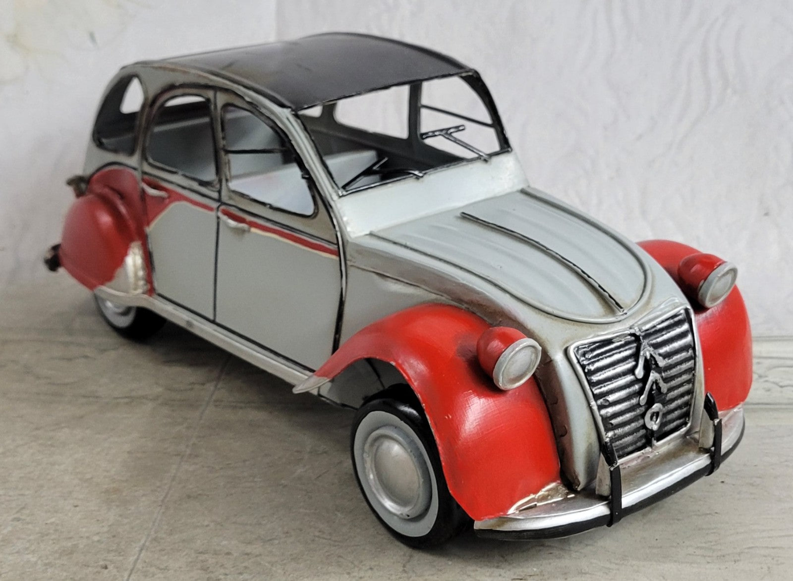 Handcrafted Detailed Vintage 1950 Citroen 2CV Car Automobile Hot Cast