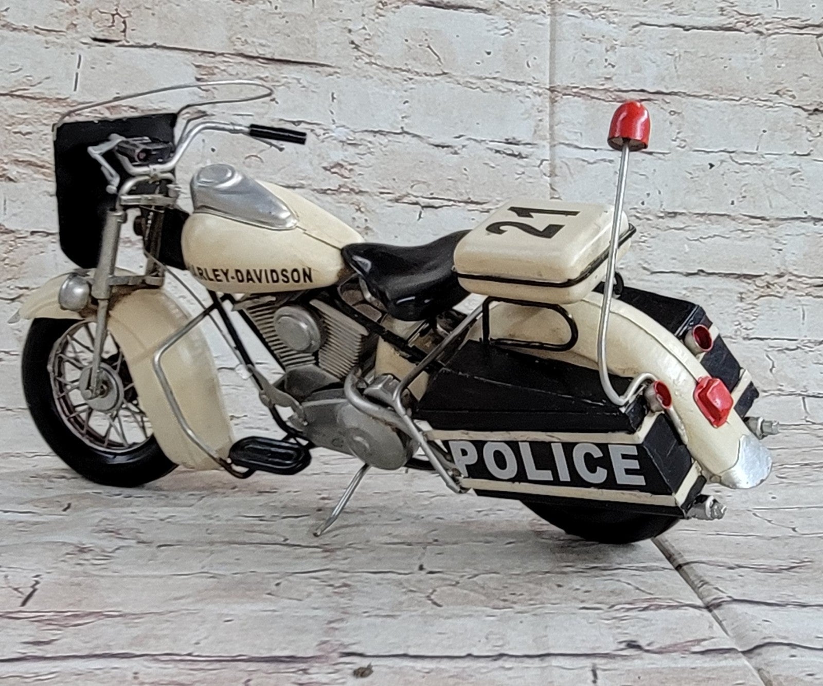 European Finery 1:10 Harley  Police MOTORCYCLE BIKE DIECAST MODEL Artwork