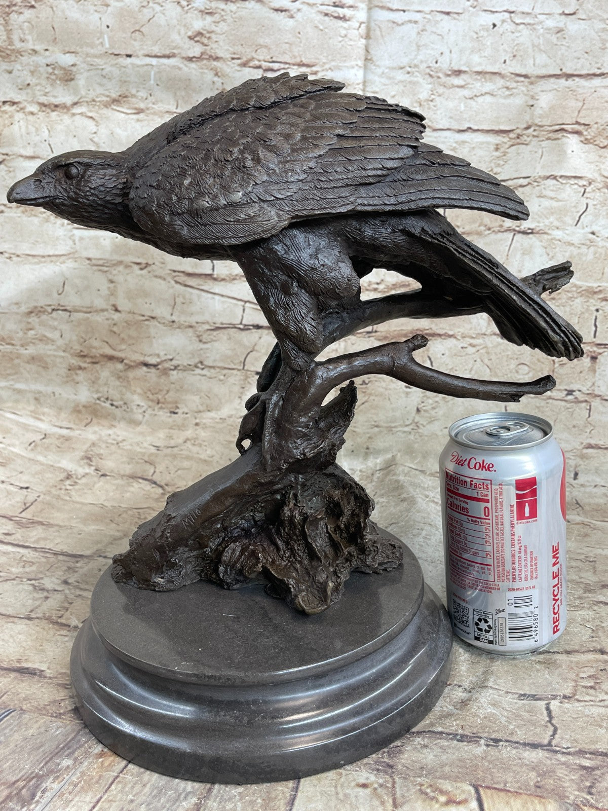 Parched Sitting Eagle Home Garden Decoration Bronze Sculpture on Marble Base