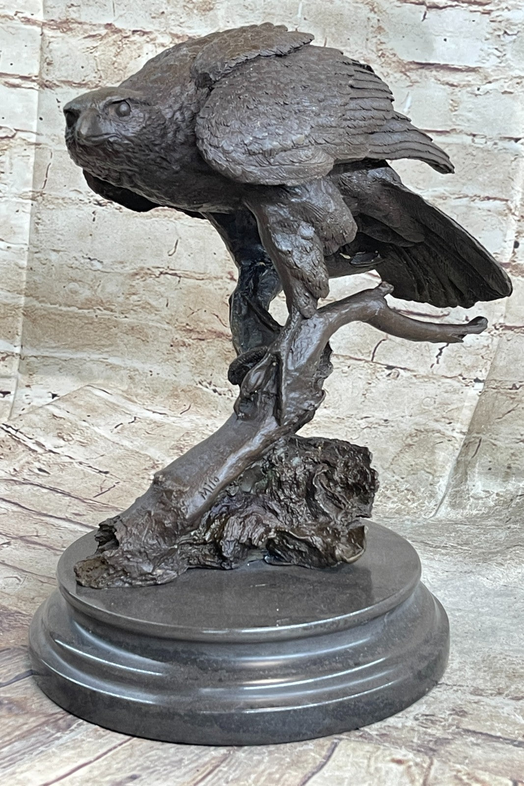 Parched Sitting Eagle Home Garden Decoration Bronze Sculpture on Marble Base