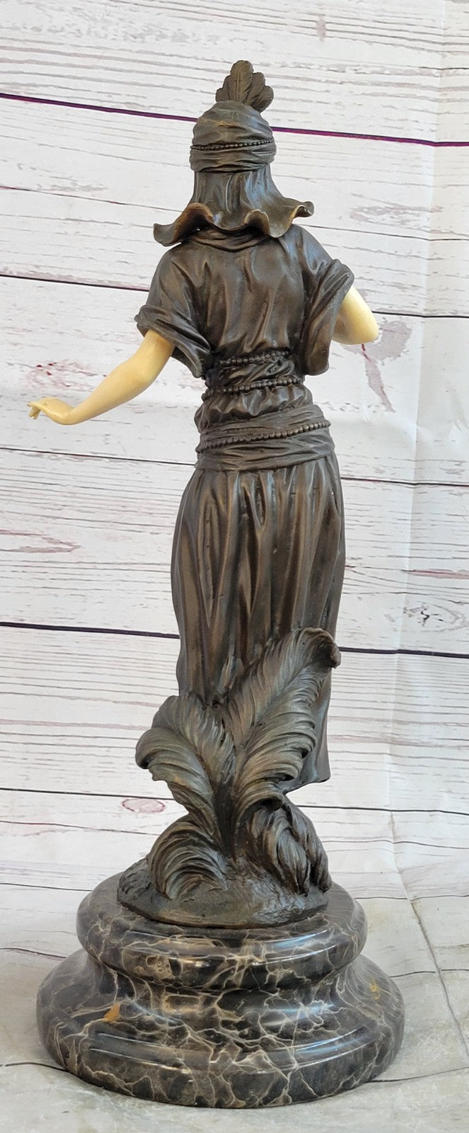 Collectible Bronze and Like Feature Queen Female Classic Artwork Statue Ar