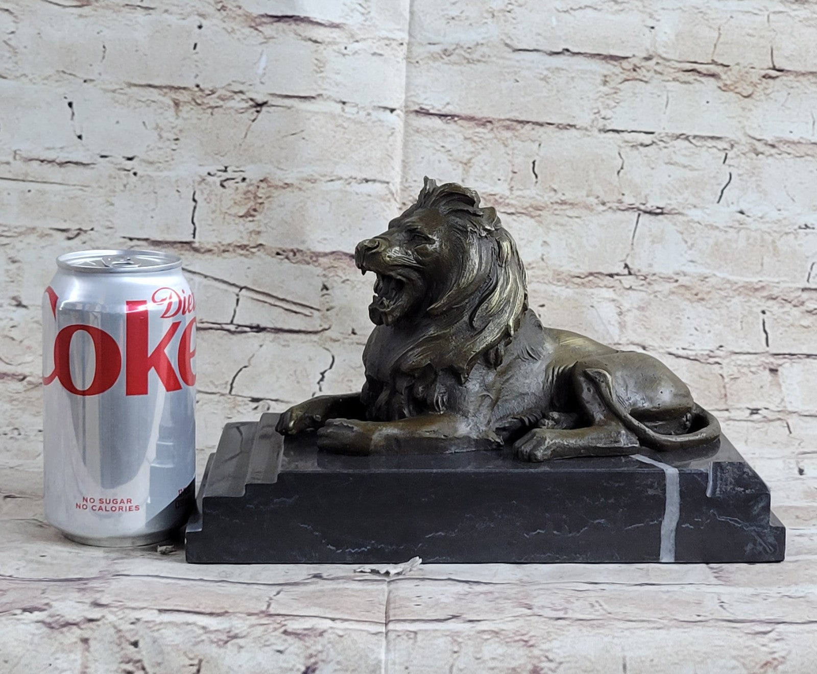 STUNNING 8 LBS MOUNTED HOTCAST PURE 100% BRONZE LION STATUE see my other items