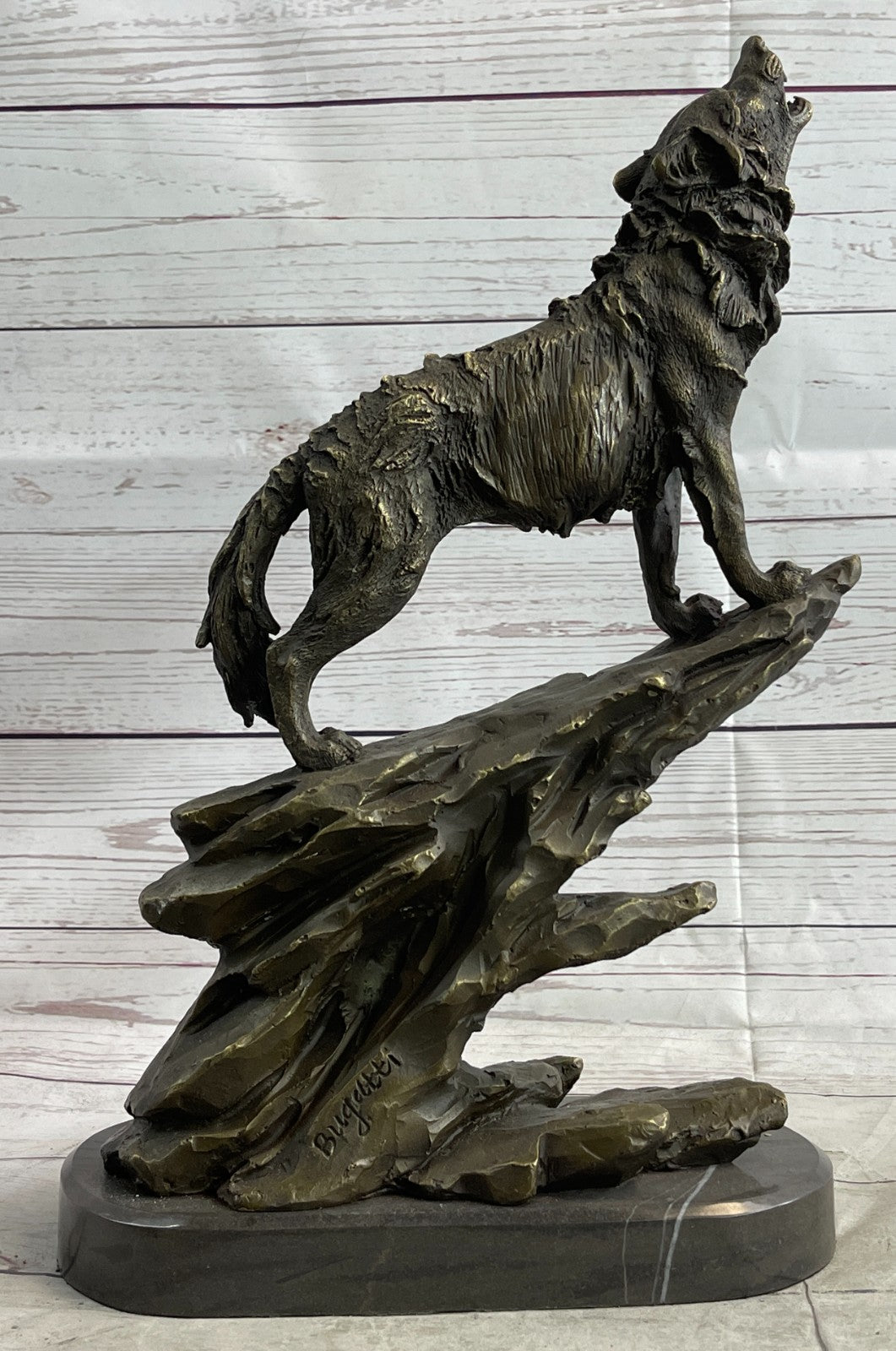 Hot Cast Bronze Wildlife Statue: Howling Wolf at Moon - Handcrafted by Bugatti