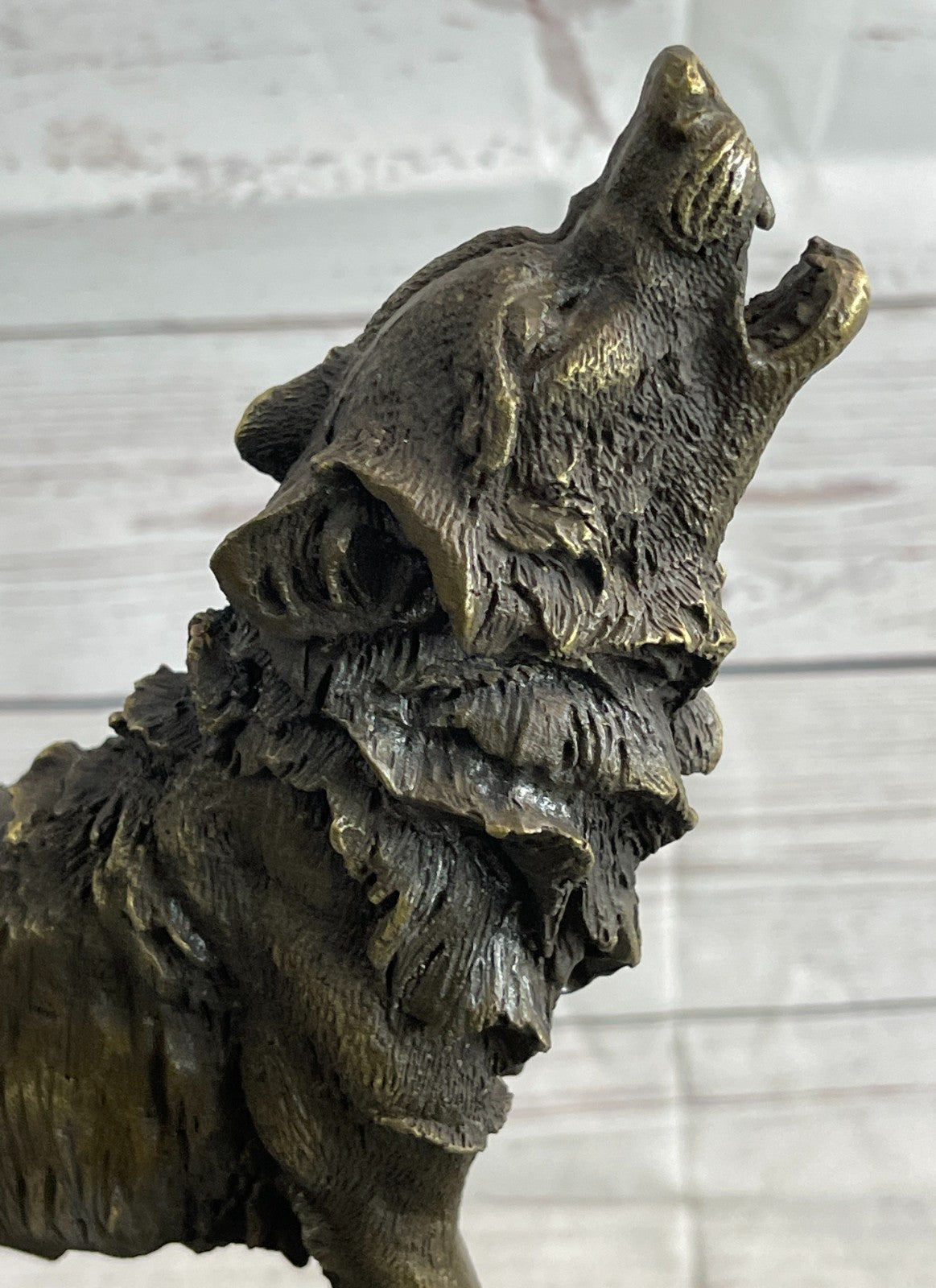 Hot Cast Bronze Wildlife Statue: Howling Wolf at Moon - Handcrafted by Bugatti