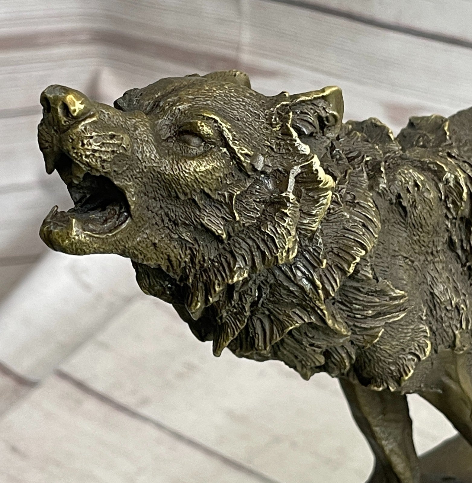 Hot Cast Bronze Wildlife Statue: Howling Wolf at Moon - Handcrafted by Bugatti