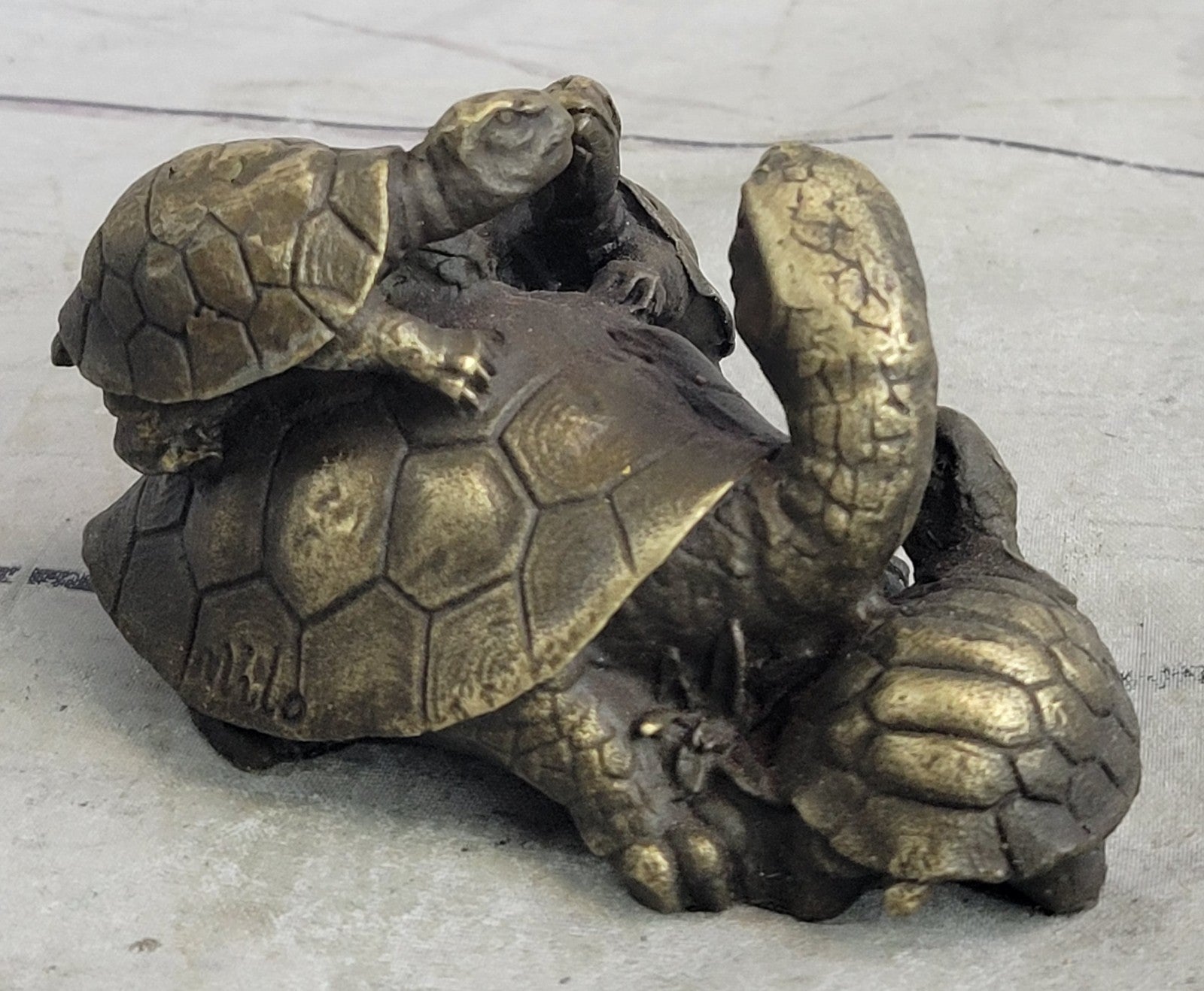 Handcrafted Vienna Bronze Turtles Family Hot Cast Bronze Figurine Statue