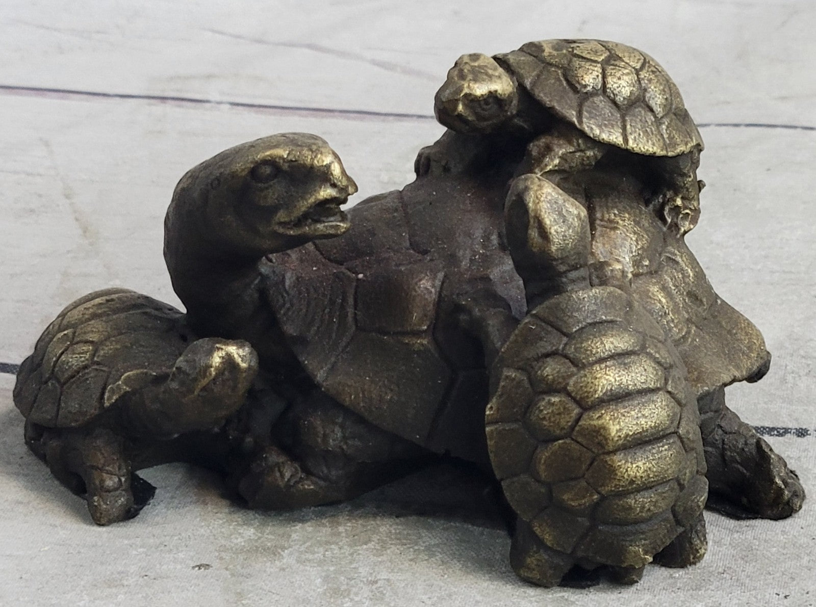 Handcrafted Vienna Bronze Turtles Family Hot Cast Bronze Figurine Statue