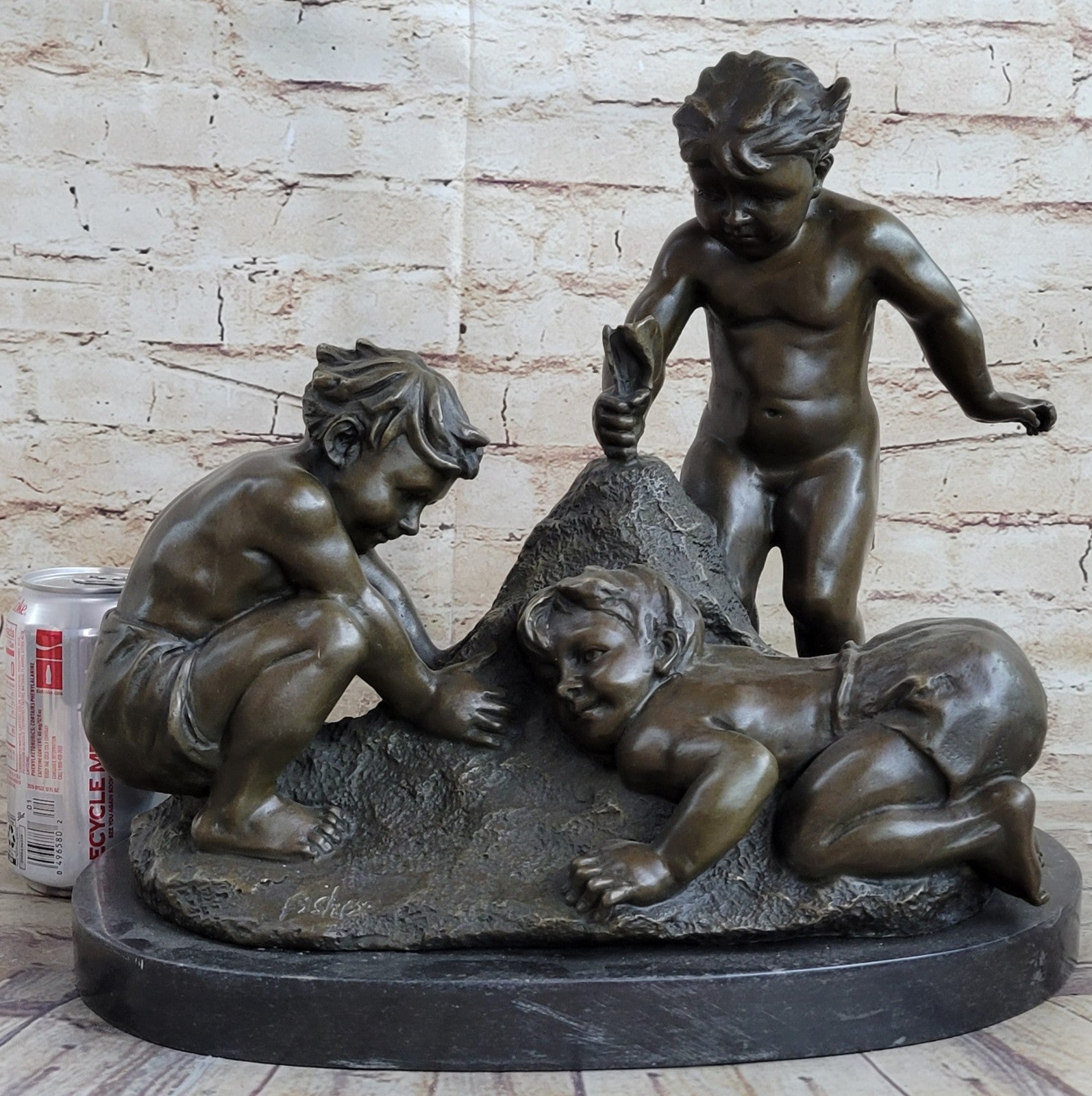 European Bronze Finery Child`s Play Children Spitting Bronze Garden Statue Figure