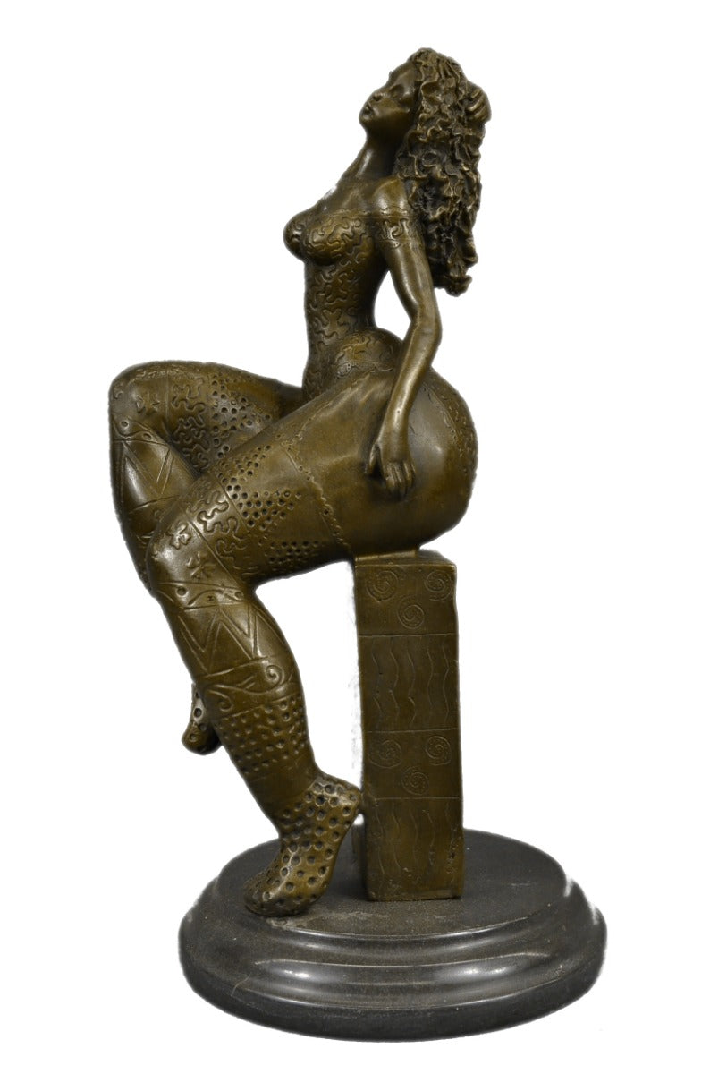 Figure Woman Posing a Tribute to Fernando Botero Bronze Sculpture Statue