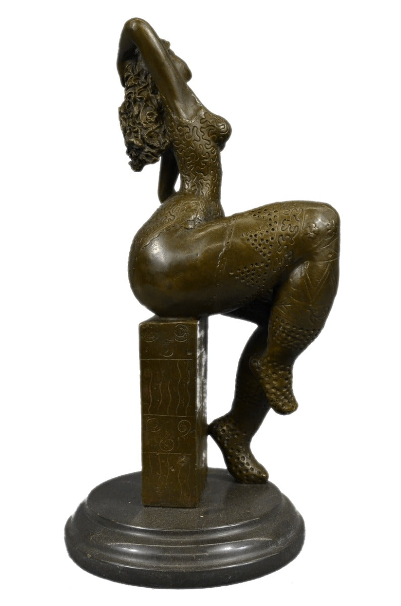 Figure Woman Posing a Tribute to Fernando Botero Bronze Sculpture Statue