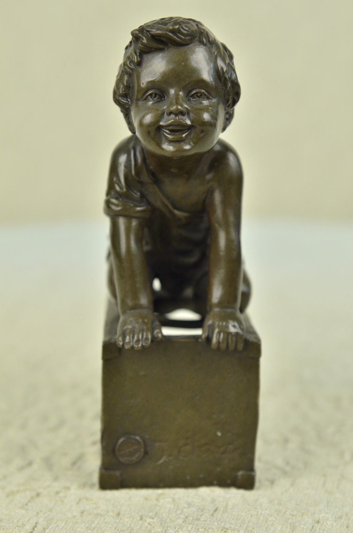 Bronze Sculpture Hot Cast Baby Girl on Chair Bronze Sculpture Figurine Figure